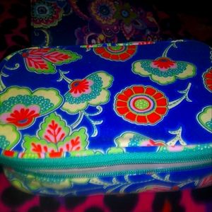 Makeup pouch
